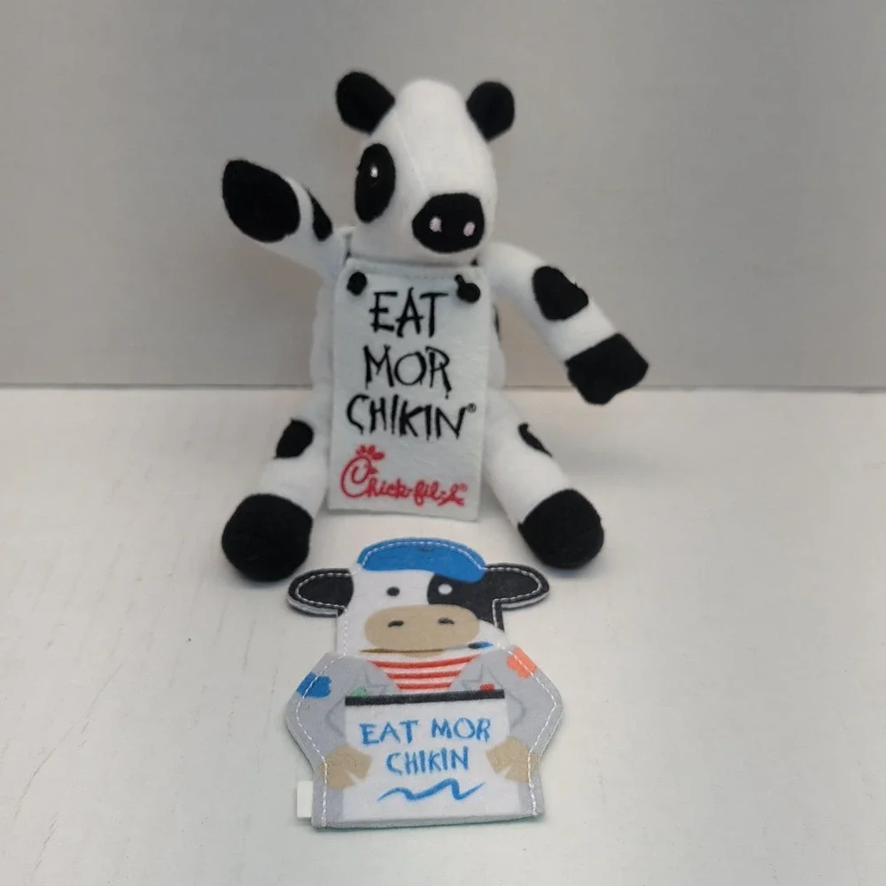 Chick-fil-A Eat Mor Chikin Cow Plush and Finger Puppet Advertising Set 2009